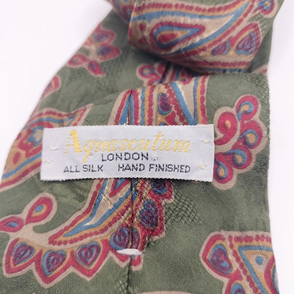 AQUASCUTUM OF LONDON VINTAGE SILK NECKTIE TIE PAISLEY HAND SEWN - Picture 4 of 9